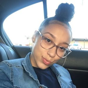 Meet your Posher, Danasia